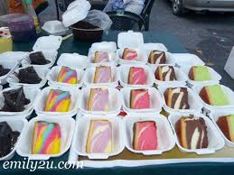 Kamu bisa menemukan aneka jajanan kawasan kuliner ini terletak di pasar asoka. Pasar Malam Langkawi Teamtravel My