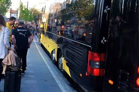 Kunden, die diesen artikel gekauft haben, kauften auch. Bvb Bus Fahrt Ins Bachle Und Bleibt Stecken Sc Freiburg Badische Zeitung