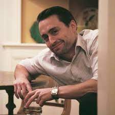 Why Isn T Anyone Talking About Roman S Quirky Sits On Succession Kieran Culkin Hbo Most Handsome Men