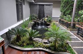 Desain taman atau garden dalam rumah seringkali dijadikan daya tarik buat rumah baru untuk mendapatkan penjualan. Tips Bikin Rumah Kontraktor Taman Kontraktor Renovasi Biaya Desain Interior Rumah Griya Rumah Minimalis D Kolam Halaman Belakang Kolam Ikan Kolam Ikan Koi