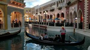 Indoor & Outdoor Gondola Rides | The Venetian® Las Vegas