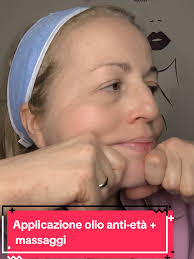 Dopo i 50, la pelle cambia. Ma con il giusto olio e un piccolo massaggio  quotidiano, puoi ritrovare tono, luminosità e benessere! Guarda come lo  applico e se vuoi provarlo, scrivimi “Olio” nei ...