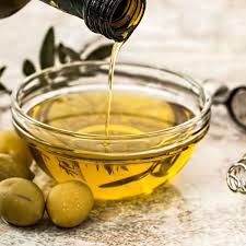 Hair oils have traditionally been used to nourish and maintain a healthy scalp and voluminous hair. 4 Reasons Men Should Oil Their Hair After Every 10 Days