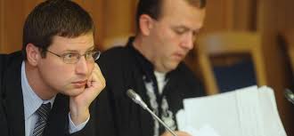 2014 májusától 2017 októberéig az országgyűlés alelnöke. A Honap Performansza Gulyas Gergely Szelsosegesen Liberalisnak Tartja Magat Vastagbor