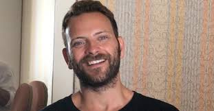 The incredible true story behind the most controversial italian court cases in recent years. Sulla Mia Pelle Video Intervista Ad Alessandro Borghi Protagonista Del Film Su Cucchi Movieplayer It