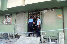 12 kasım 2019 12 kasım 2019 0 yorum. Sahada Calisan Insaat Muhendisi Elimizde Cekicle Hasar Tespiti Yapiyoruz Evrensel