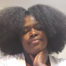 In desperate need of a blow out/ wash and trim 😩