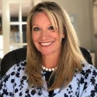 Jennifer Pettengill's Instagram, Twitter & Facebook