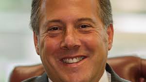 Benjamin Edwards hires advisers with $384M in combined AUM, promotes exec