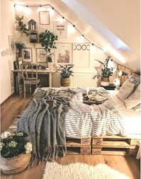 It will give your house a unique atmosphere with its particular look. Unglaublich Unglaubliche Plane Fur Boho Bedroom Bedroom Boho Fur Plane Urban Outfiters Bedroom Bedroom Decor Aesthetic Bedroom