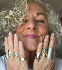 Anybody available to bring two people back to Glenwood the first two days? 