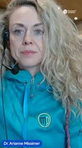 Vagus nerve hack 41:⁣ Humming/swallowing ⁣ ⁣ Credit: Lois Laney ⁣ This is  an amazing exercise, especially if you are experiencing difficulty  swallowing. ⁣ 1. Make sure your teeth are slightly apart. ⁣