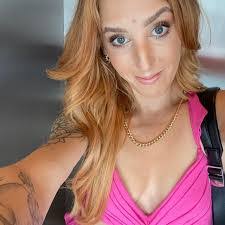 Candace Elliott's Instagram, Twitter & Facebook