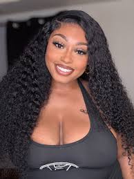 Calm, confident, and still that girl. Soft glam, boss energy, always🖤🖤🖤.