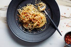 Pasta With 15 Minute Garlic Oil And Anchovy Sauce Recipe Anchovy Sauce Anchovies Recipes