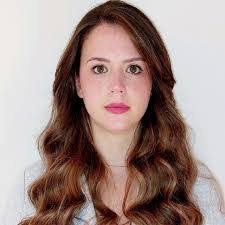 Aline Hogan's Instagram, Twitter & Facebook