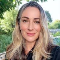 Jessica Gass's Instagram, Twitter & Facebook