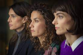 La fiscal adjunta elisabeth richard y el comandante de la policía local paul jansac están investigando el asesinato de caroline autiero, esposa del antiguo dueño de un molino. Crime Dans Les Alpilles Tv Movie 2017 Imdb