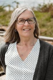 Amelie Hubert's Instagram, Twitter & Facebook