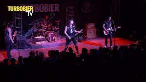 Nun setzt er mit album nummer 3 'king of simmering' und dem im mai 2021 erschienenem album 'live in wien' dem ganzen die schaumkrone auf. Turbobier Videos Live In China 2018