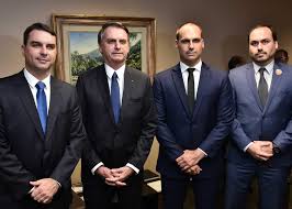 Der gesundheitszustand von jair bolsonaro ist ernster als zunächst angenommen. Jair Bolsonaro Brazil S Unlikely President Bbc News