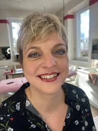 Journée démonstration au CFA de Colmar pour les élèves en Brevet de  Maîtrise. Une belle journée d'échange entre élèves et professionnelles 😁  Avec Christine Hug et Charlotte Stern 🙂 Bonne chance aux