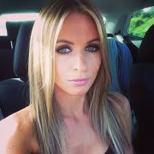 Jessica Grantham's Instagram, Twitter & Facebook