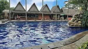 Curug cigentis merupakan salah satu tempat wisata terbaiks di karawang, air terjun yg jernih dan tempat yg sejuk, biaya masuk terjangkau, terdapat warung tra. Kampung Turis Karawang Jawa Barat