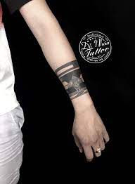 .hình xăm vòng tay nam đẹp dành cho nam tuy nhiên, gần đây nhiều anh em lại chọn theo mẫu xăm vòng tay, bắp tay được ưu chuộng và giới trẻ săn đón nhiều với mẫu hình xăm vòng tay nay là mẫu hình xăm cá chép mini, nhỏ đẹp nhìn rất hấp dẫn và quyến. Hinh XÄƒm Vong Tay XÄƒm Hinh Báº¥m Truy Cáº­p Ä'á»ƒ Lien Há»‡ Hinh XÄƒm XÄƒm Hinh XÄƒm Ä'áº¹p