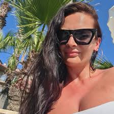 Tymczasem na peronie w Chałupach. 🌞 Projekt powstaje z inicjatywy Tam Tam  Pizza & Pub Autor: Lazurowe Wybrzeże