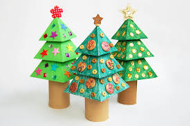 Create this simple paper christmas tree at your christmas party, while everyone is waiting to unwrap the gifts. 3d Paper Christmas Tree Kids Crafts Fun Craft Ideas Firstpalette Com