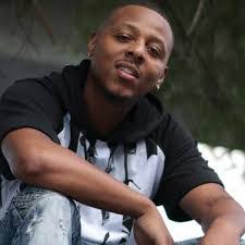 Calvin Ross's Instagram, Twitter & Facebook