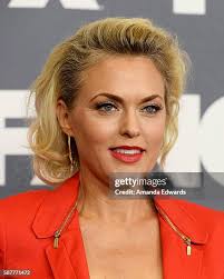 95 Amanda Hendrix Photos & High Res Pictures