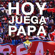 Entusiasta y pasional en lo que sería su mayor preocupación en los años siguientes: Hoy Juega Papa Club Deportivo El Nacional Batman