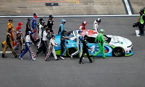 Nascar confirmed that a garage pull rope had been fashioned like a noose and put in the stall as early as last fall, long before the stall was assigned to by doha madani | 23 june 2020. Fbi Finds Black Driver Not Targeted By Hate Crime In Noose Incident Nascar