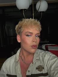 hey friends 😌👄