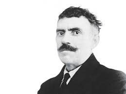 Στο αυτό το τμήμα της ιστοσελίδας μας μπορείτε να ενημερώνεστε για τα τελευταία νέα από γενικό προξενείο στουτγάρδης, να μάθετε για τις παρεχόμενες υπηρεσίες, να διαβάσετε για το γενικό πρόξενο και το προσωπικό της. O Ale3hs Zormpas Epistrefei Sto Spiti Toy Sto Palaioxwri Xalkidikhs Alfavita