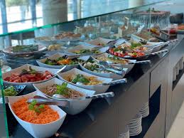 The room was clean and comfortable, and the staff and service was exceptional. Hotel Tryp Lisboa Aeroporto Retoma Oferta De Almoco Buffet Hotelaria Hotelaria