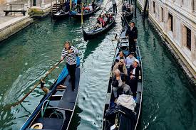 Indoor & Outdoor Gondola Rides | The Venetian® Las Vegas