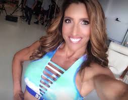 El sem tudtuk képzelni rékát csak tökéletes hajjal, csinos ruhában, vagy épp edzés közben energikusan. Rubint Reka Megizzasztja Nadudvart Civishir Hu