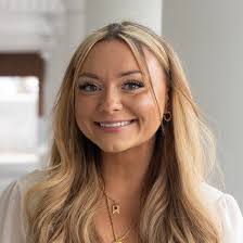 Amber Correll's Instagram, Twitter & Facebook