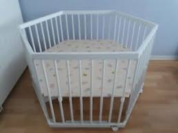 Auch wenn euer kind mal schlecht gelaunt ist und an dem gestell rüttelt, hält das laufgitter ohne weiteres stand. Laufgitter 6 Eckig Buche Weiss Lackiert Inklusive Matratze Classic Ebay