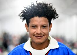 Quiénes son los migrantes que recorren con la caravana?