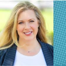 Melinda Lay's Instagram, Twitter & Facebook