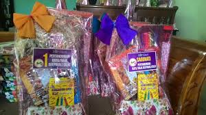 Selain alat tulis tangan, kita mengenal mesin tik atau komputer yang dapat berfungsi seperti halnya alat pulpen adalah gadget manual atau alat tulis yang dibutuhkan oleh siapapun untuk menulis. Njoye Hamper Alat Tulis Dan Mewarna Njoye Melaka Craft Facebook