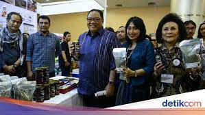 Buat masa ini, saya sedang melakukan jelajah ke seluruh negara bagi memberikan pemahaman kepada ahli koperasi mengenai hasrat dan dasar yang mungkin dalam masa sebulan lagi, ia boleh dimuktamadkan dan diumumkan kepada ahli koperasi. Selamat Hari Koperasi Nasional Ke 70