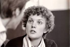 Sarah Foster (Sarah-Jane Varley)