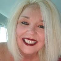 Lisa Lawton's Instagram, Twitter & Facebook