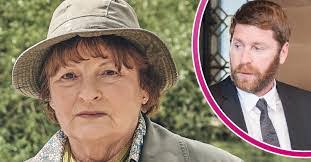 Jerry Farr's Instagram, Twitter & Facebook