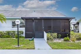 5380 Glenda St, West Palm Beach, FL 33417